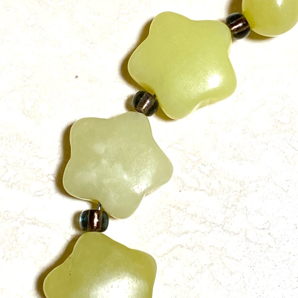 Starry Night Necklace, Lemon Yellow Star-Shape Serpentine Beaded Choker - Picture 11 of 15